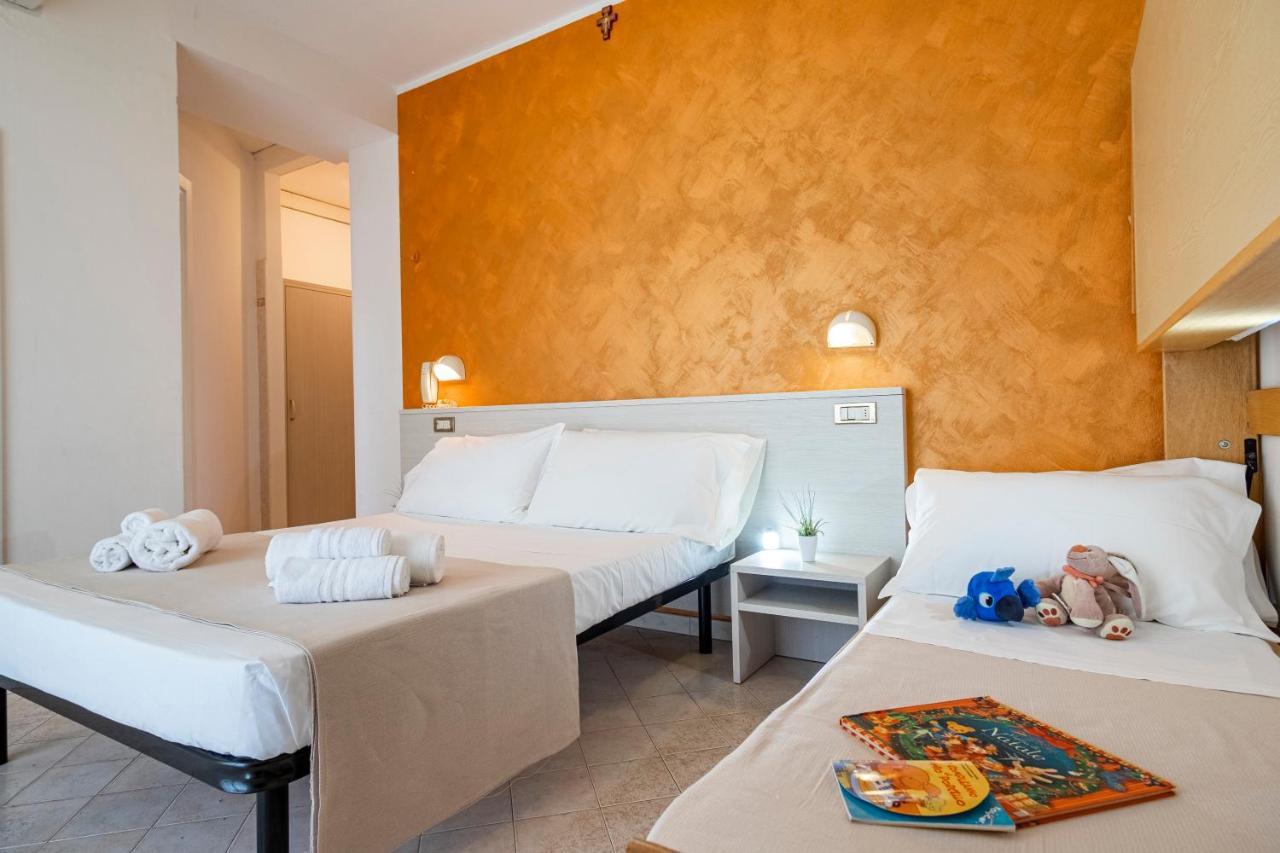 Hotel Tre Rose Riccione Eksteriør bilde