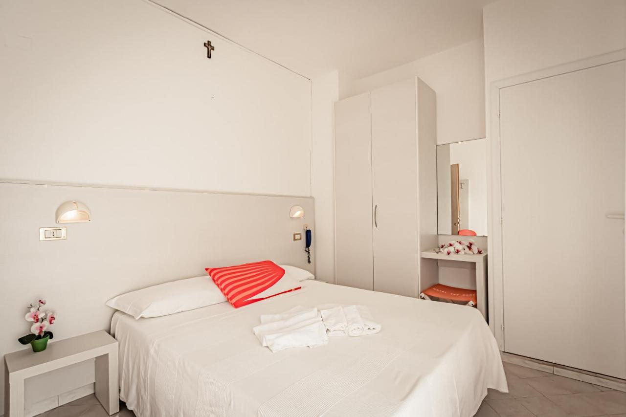 Hotel Tre Rose Riccione Eksteriør bilde