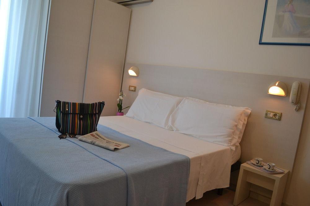 Hotel Tre Rose Riccione Eksteriør bilde