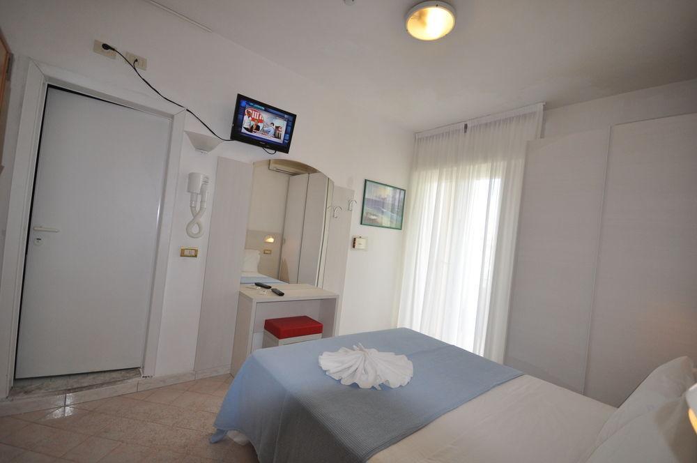 Hotel Tre Rose Riccione Eksteriør bilde
