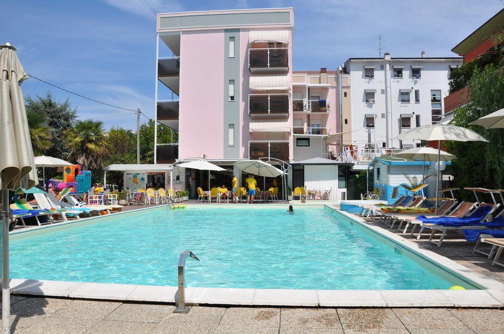 Hotel Tre Rose Riccione Eksteriør bilde