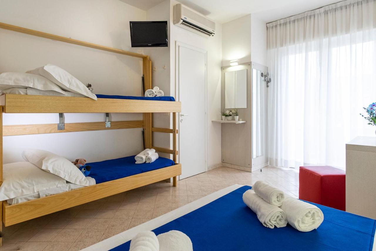 Hotel Tre Rose Riccione Eksteriør bilde