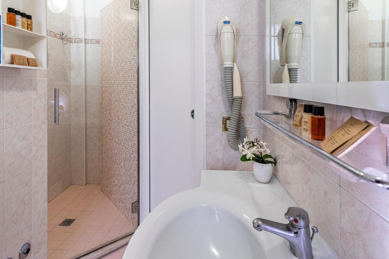 Hotel Tre Rose Riccione Eksteriør bilde