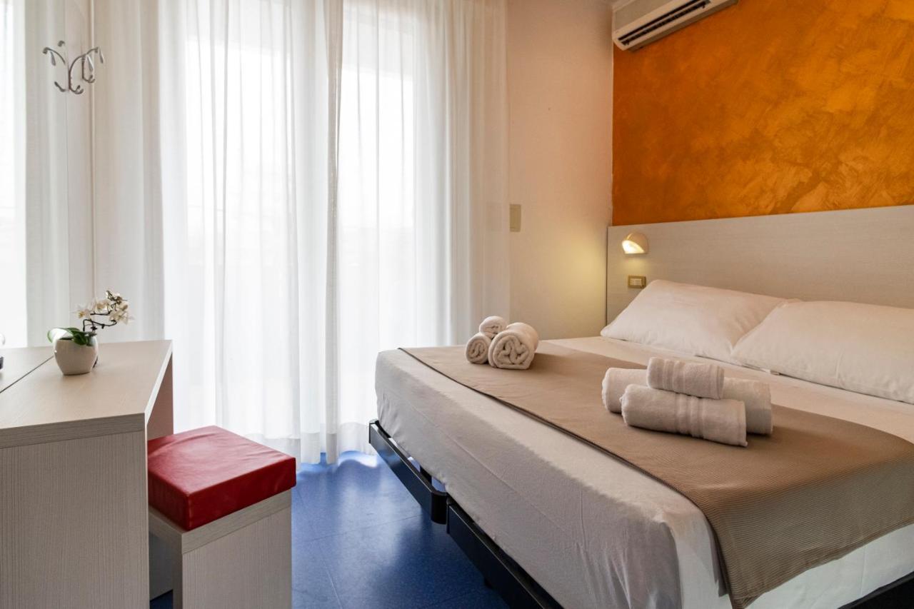 Hotel Tre Rose Riccione Eksteriør bilde