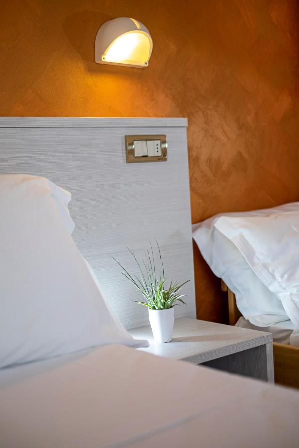 Hotel Tre Rose Riccione Eksteriør bilde